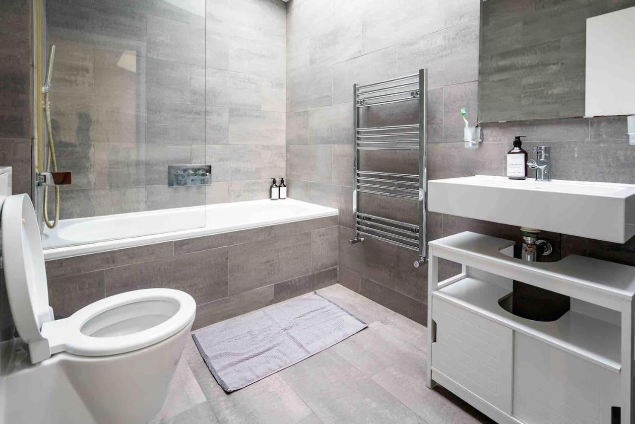 Immaculate 1-bed House In Holiday home London