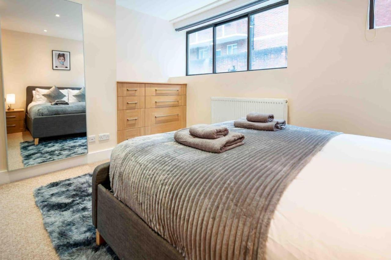 Immaculate 1-bed House In Holiday home *