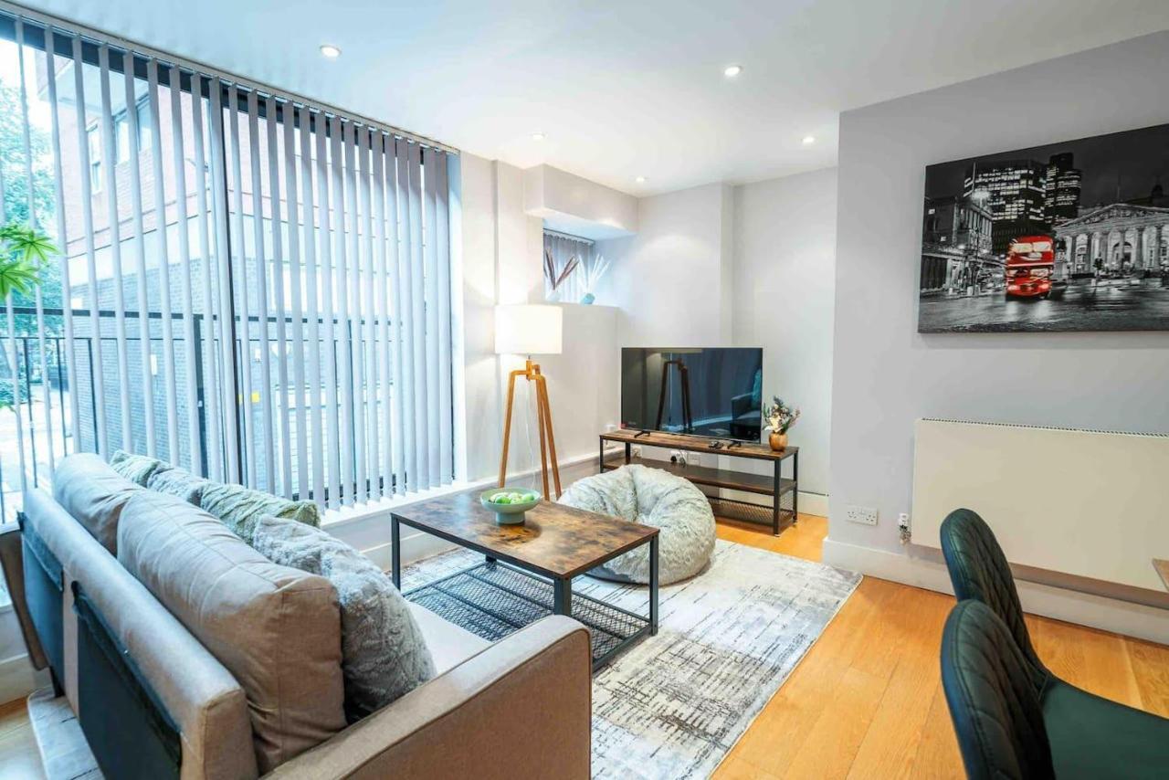 Immaculate 1-bed House In Holiday home London
