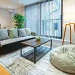 Immaculate 1-Bed House In London