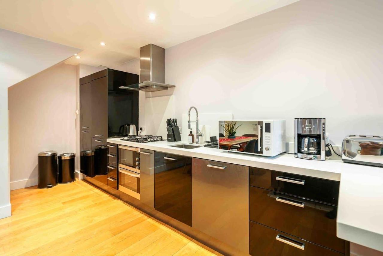 Casa vacanze Immaculate 1-bed House In *