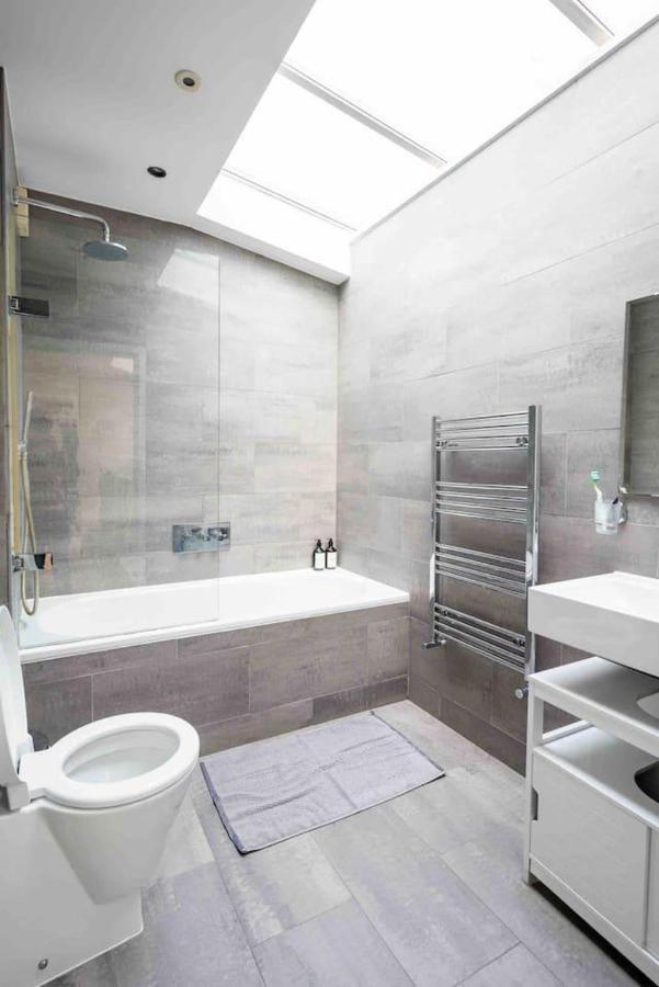 Casa vacanze Immaculate 1-bed House In *